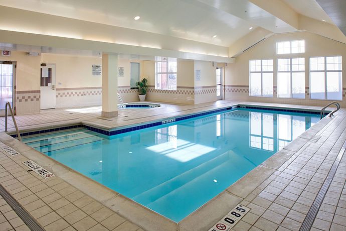 Imagen de la piscina del Hotel Residence Inn By Marriott Whitby. Foto 8