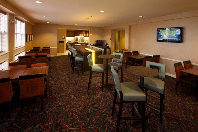 Imagen del bar/restaurante del Hotel Residence Inn By Marriott Wichita East At Plazzio. Foto 5