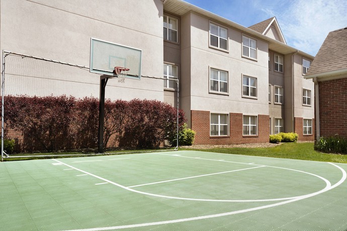 Imagen de los exteriores del Hotel Residence Inn Canton. Foto 7