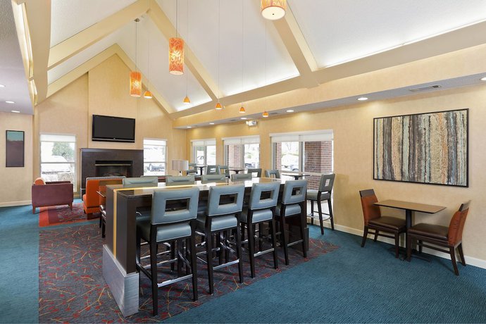 Imagen de los interiores del Hotel Residence Inn Canton. Foto 10