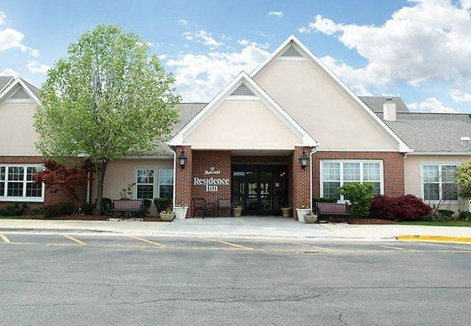 Imagen de los exteriores del Hotel Residence Inn Chicago O'Hare. Foto 16