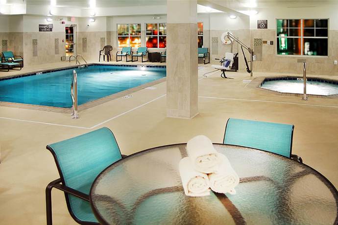 Imagen de la piscina del Hotel Residence Inn Columbus Polaris. Foto 19