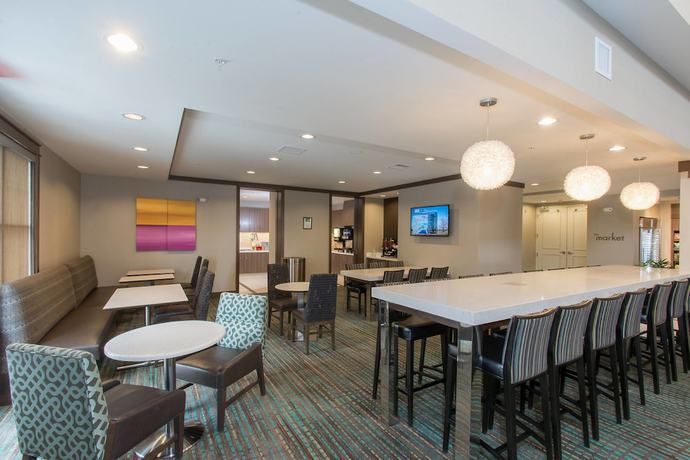 Imagen del bar/restaurante del Hotel Residence Inn Columbus Polaris. Foto 4