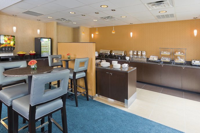 Imagen del bar/restaurante del Hotel Residence Inn Dallas Lewisville. Foto 4