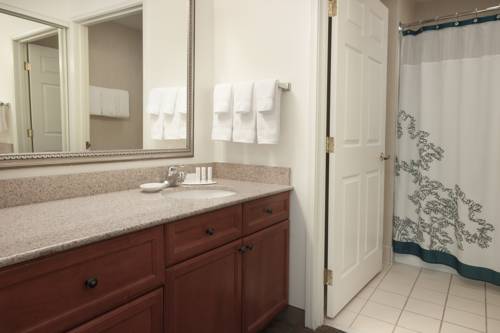 Imagen de la habitación del Hotel Residence Inn Des Moines West At Jordan Creek Town. Foto 8