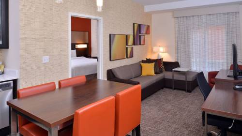 Imagen de la habitación del Hotel Residence Inn East Lansing. Foto 1