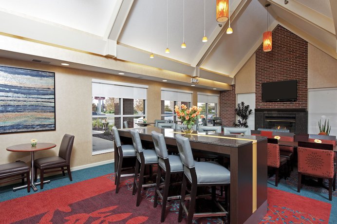 Imagen de los interiores del Hotel Residence Inn Lansing West. Foto 16