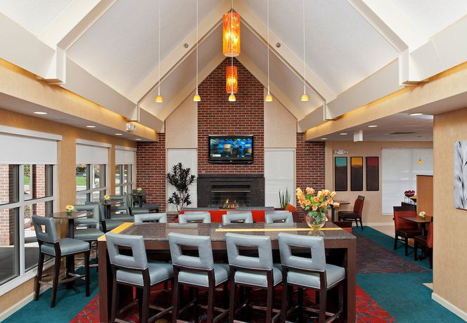 Imagen del bar/restaurante del Hotel Residence Inn Lansing West. Foto 5