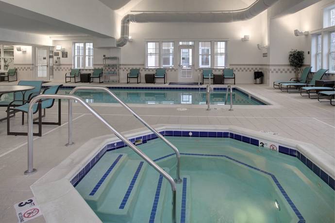 Imagen de la piscina del Hotel Residence Inn Marriott Chester. Foto 20