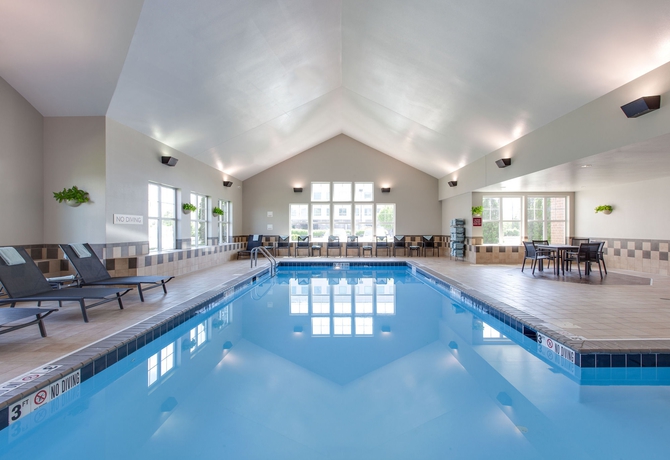 Imagen de la piscina del Hotel Residence Inn Marriott Chicago Midway. Foto 16