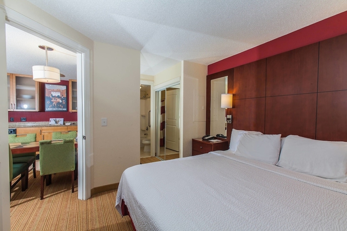 Imagen de la habitación del Hotel Residence Inn Marriott Florence. Foto 15