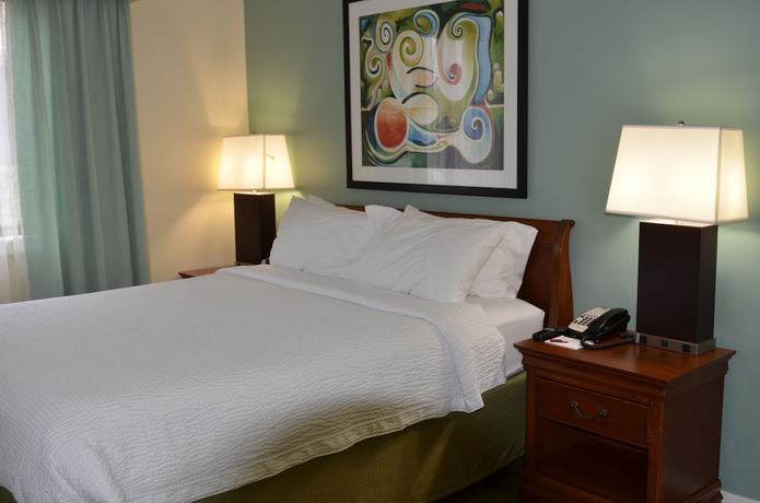 Imagen de la habitación del Hotel Residence Inn Marriott Herndon Reston. Foto 3