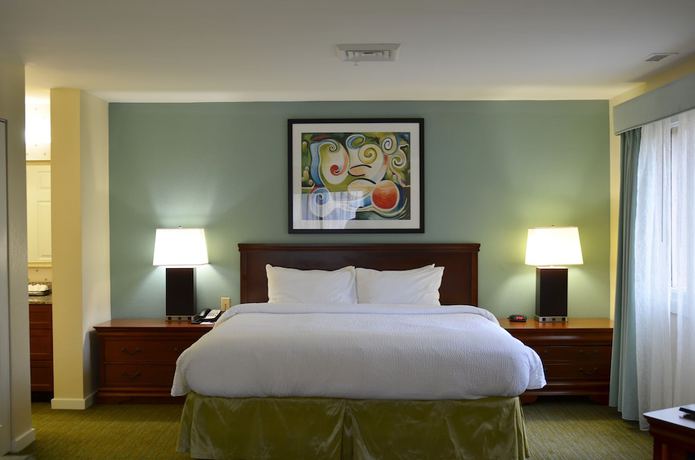 Imagen de la habitación del Hotel Residence Inn Marriott Herndon Reston. Foto 8
