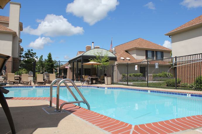 Imagen de la piscina del Hotel Residence Inn Marriott Herndon Reston. Foto 19