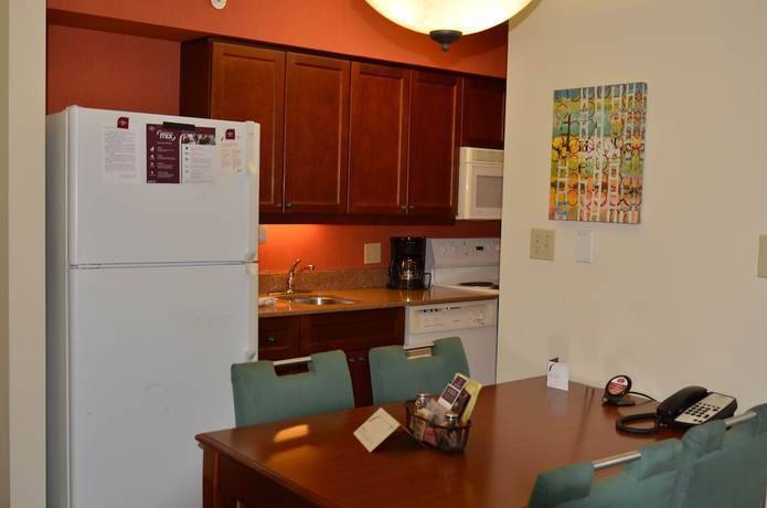 Imagen de la habitación del Hotel Residence Inn Marriott Herndon Reston. Foto 17