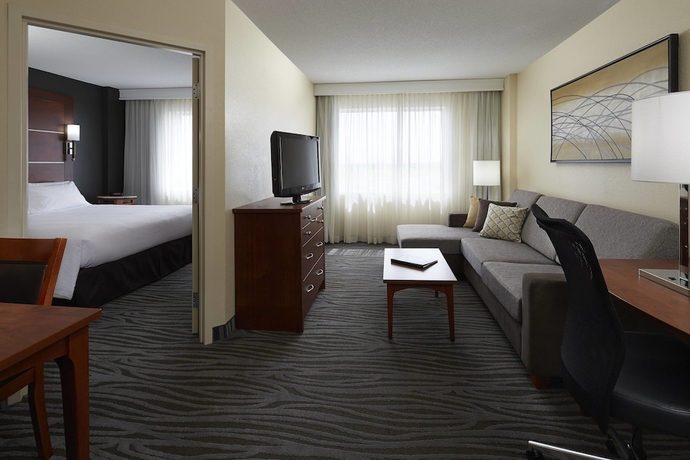 Imagen de la habitación del Hotel Residence Inn Marriott Montreal Airport. Foto 9