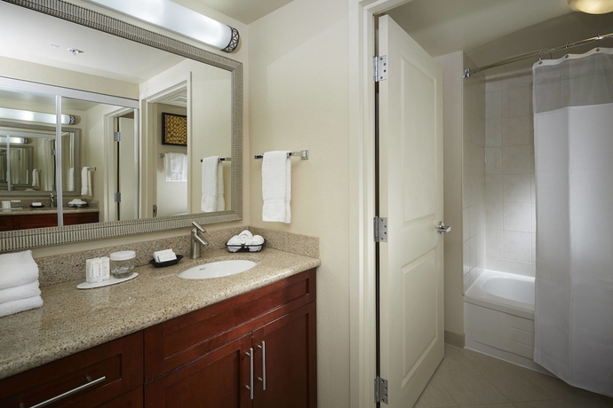 Imagen de la habitación del Hotel Residence Inn Marriott Montreal Airport. Foto 10