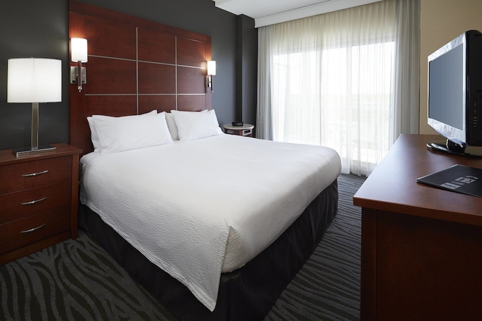 Imagen de la habitación del Hotel Residence Inn Marriott Montreal Airport. Foto 13