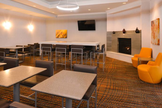 Imagen del bar/restaurante del Hotel Residence Inn Marriott Palo Alto Los Altos. Foto 7