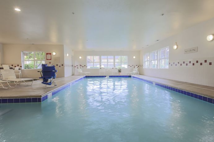 Imagen de la piscina del Hotel Residence Inn Marriott Salem. Foto 12