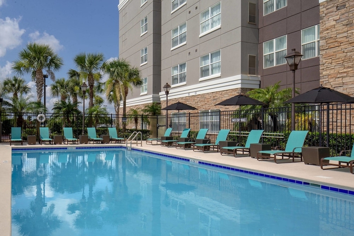 Imagen de la piscina del Hotel Residence Inn Melbourne. Foto 19