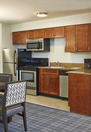 Imagen de la habitación del Hotel Residence Inn Milwaukee Downtown. Foto 11