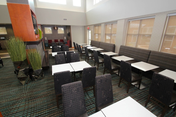 Imagen del bar/restaurante del Hotel Residence Inn Newport News Airport. Foto 4