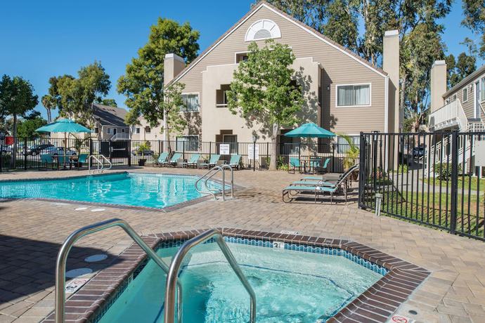 Imagen de la piscina del Hotel Residence Inn Oxnard River Ridge. Foto 20