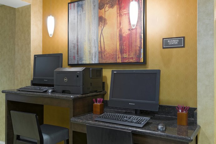 Imagen de los interiores del Hotel Residence Inn Philadelphia Montgomeryville. Foto 19