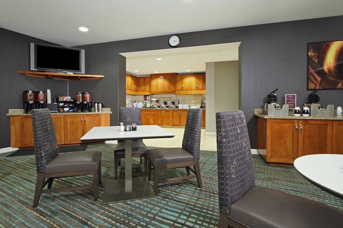 Imagen del bar/restaurante del Hotel Residence Inn Phoenix Glendale Sports and Entertainment District. Foto 3