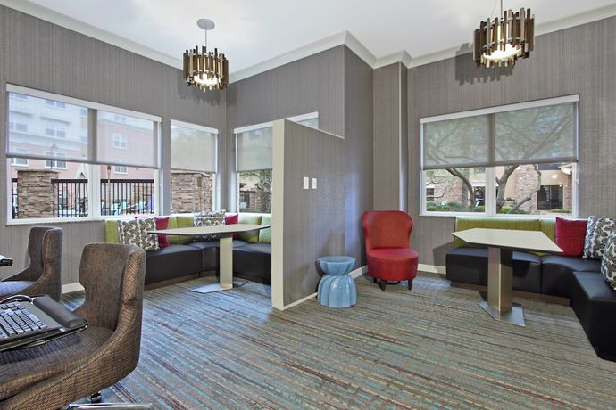 Imagen de los interiores del Hotel Residence Inn Phoenix Glendale Sports and Entertainment District. Foto 16