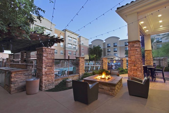 Imagen de los exteriores del Hotel Residence Inn Phoenix Glendale Sports and Entertainment District. Foto 13
