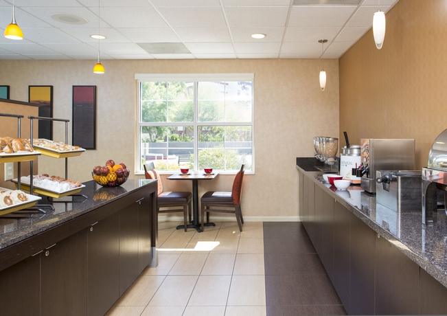 Imagen del bar/restaurante del Hotel Residence Inn Phoenix Glendale/peoria. Foto 4