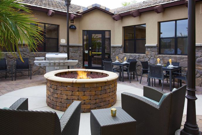 Imagen del bar/restaurante del Hotel Residence Inn Phoenix Goodyear. Foto 5