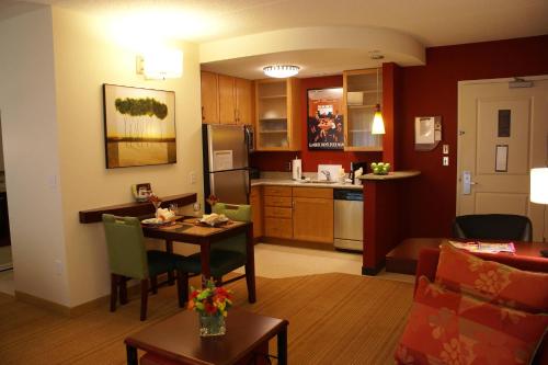 Imagen de la habitación del Hotel Residence Inn Pittsburgh Monroeville/Wilkins Township. Foto 15