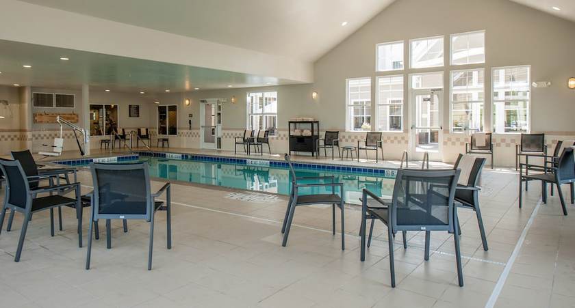 Imagen de la piscina del Hotel Residence Inn Providence Coventry. Foto 19