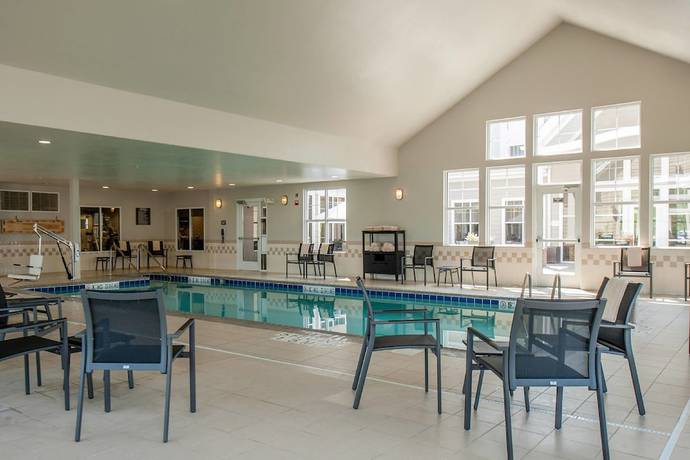 Imagen de la piscina del Hotel Residence Inn Providence Coventry. Foto 20