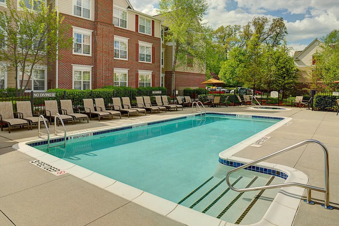 Imagen de la piscina del Hotel Residence Inn Saddle River. Foto 12