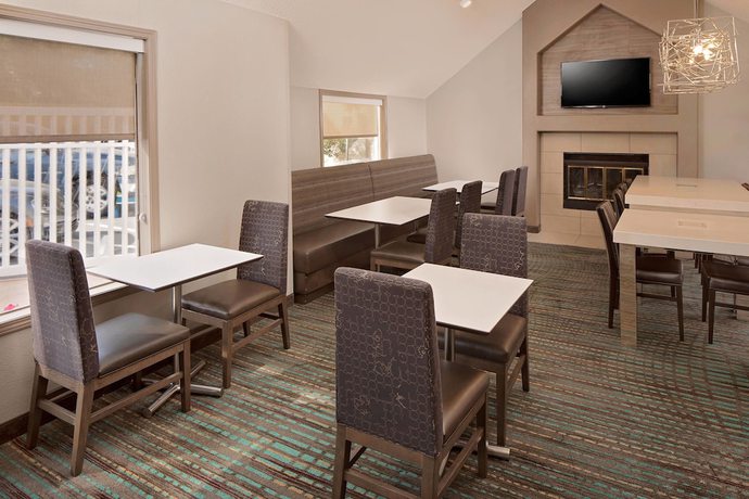 Imagen de los interiores del Hotel Residence Inn San Jose Campbell. Foto 12