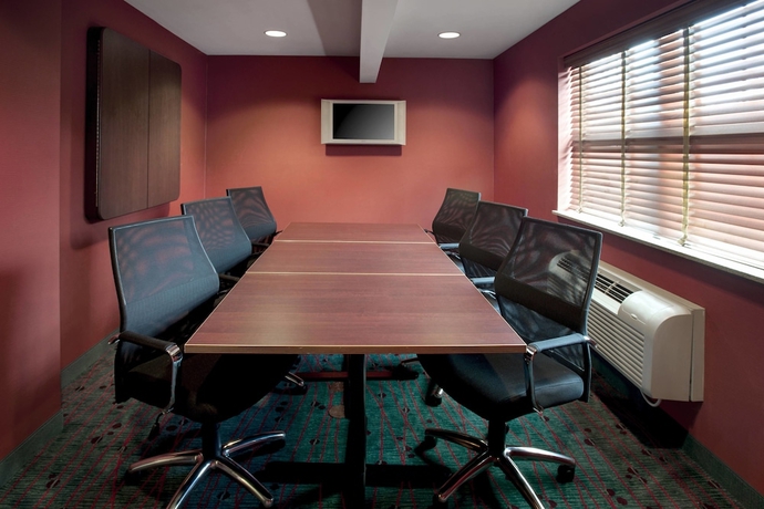 Imagen de los interiores del Hotel Residence Inn Saratoga Springs. Foto 18
