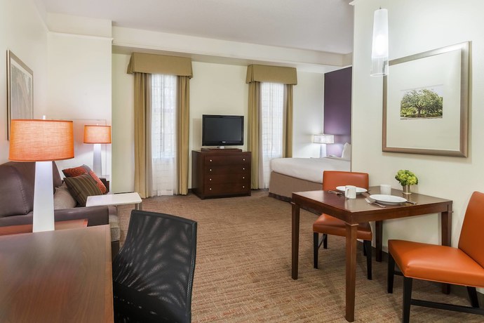 Imagen de la habitación del Hotel Residence Inn Savannah Downtown/ Historic District. Foto 9
