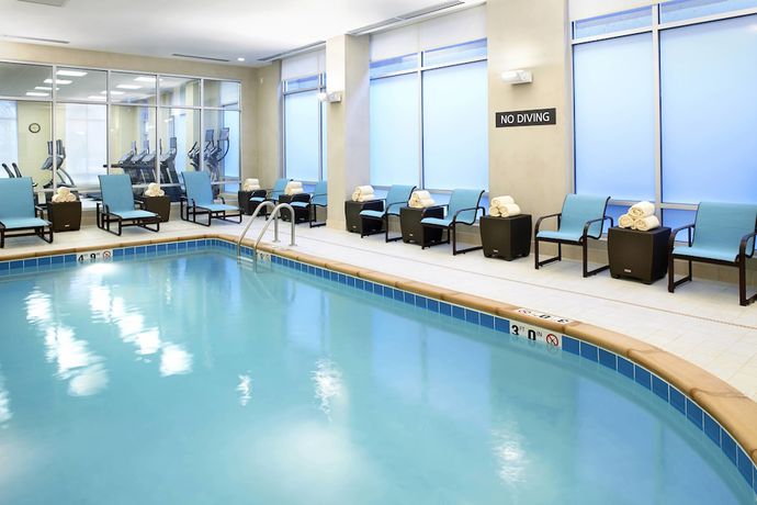 Imagen de la piscina del Hotel Residence Inn Secaucus Meadowlands. Foto 20