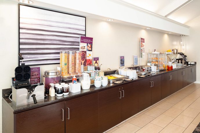 Imagen del bar/restaurante del Hotel Residence Inn Southington. Foto 6