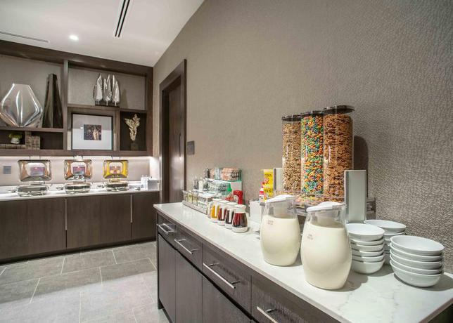 Imagen del bar/restaurante del Hotel Residence Inn Weehawken Port Imperial. Foto 4