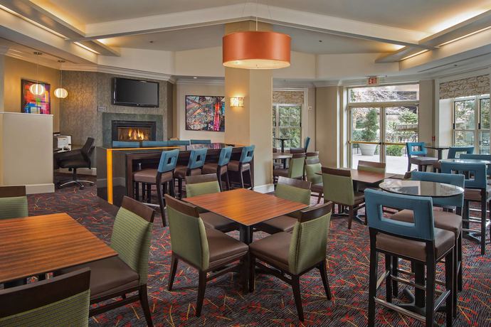 Imagen del bar/restaurante del Hotel Residence Inn by Marriott Arlington at Rosslyn. Foto 4
