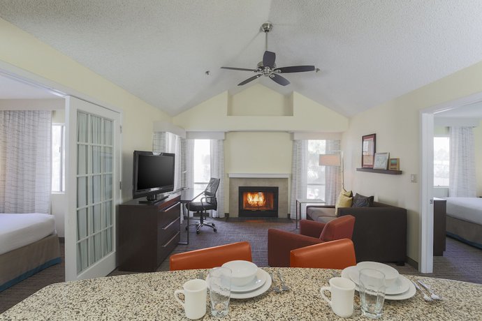 Imagen de la habitación del Hotel Residence Inn by Marriott Bakersfield. Foto 8