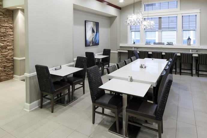 Imagen del bar/restaurante del Hotel Residence Inn by Marriott Boston Marlborough. Foto 3
