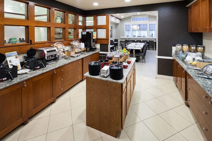 Imagen del bar/restaurante del Hotel Residence Inn by Marriott Boston Marlborough. Foto 4