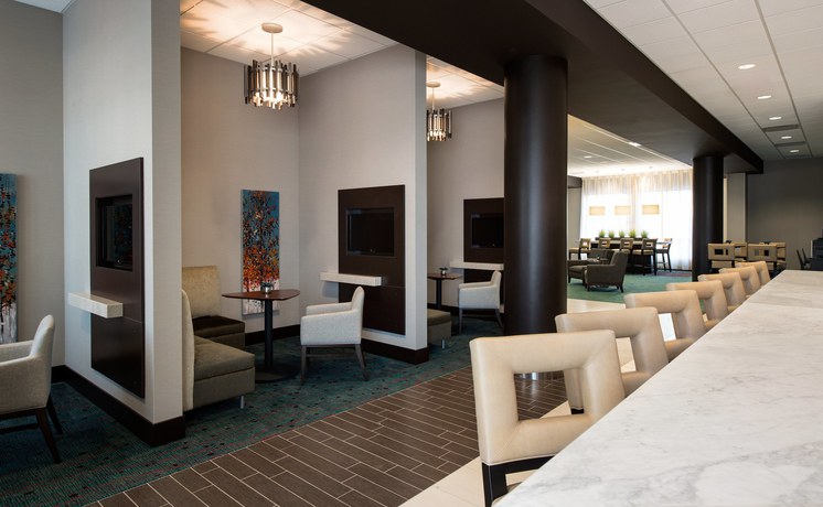 Imagen del bar/restaurante del Hotel Residence Inn by Marriott Calgary South. Foto 2