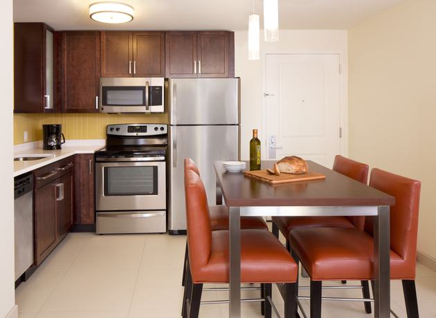 Imagen de la habitación del Hotel Residence Inn by Marriott Calgary South. Foto 11